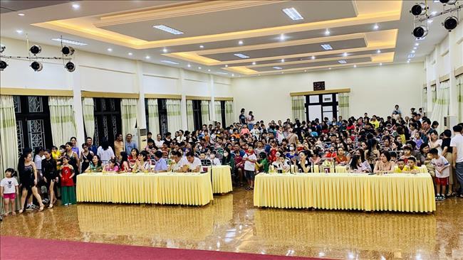 Công ty Nhiệt điện Uông Bí vui Tết Trung thu  