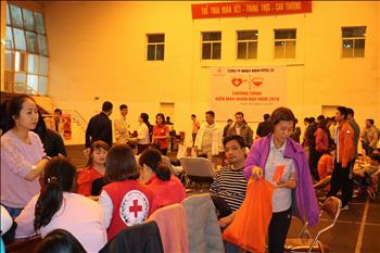 Cán bộ, công nhân Công ty Nhiệt điện Uông Bí hiến máu nhân đạo năm 2018