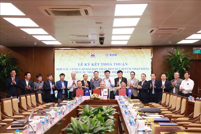 Ký kết thỏa thuận hợp tác cung cấp dài hạn than nhập khẩu cho các nhà máy nhiệt điện thuộc EVN